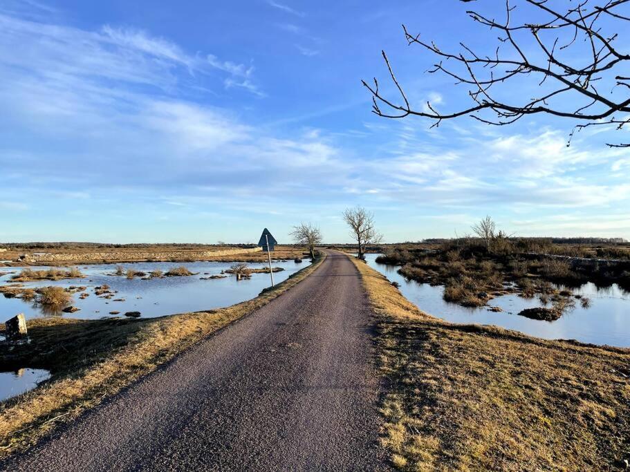 Stuga Med Panoramautsikt, Paradis Foer Fagelskadare Och Vandrare, Sjaelvstaed Efter Besoek Morbylanga Exterior photo